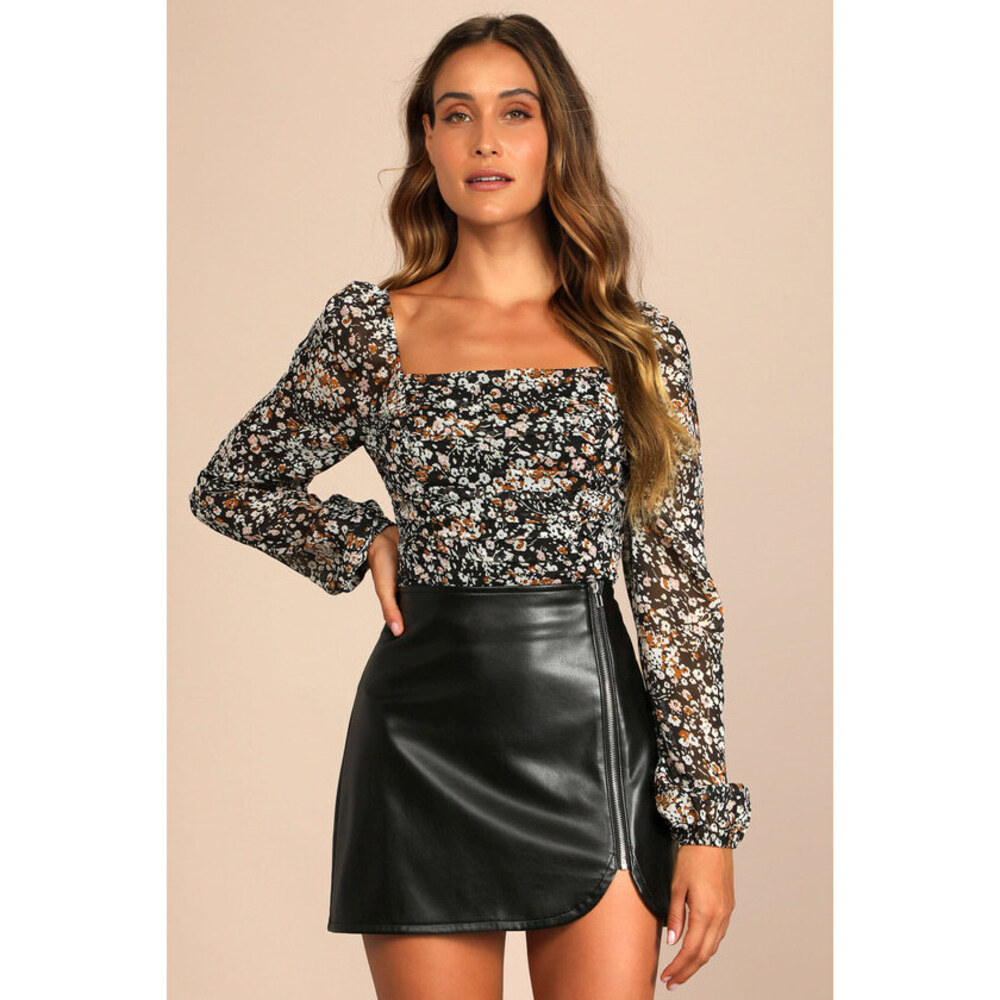 Lulus Black Floral Print Ruched Long Sleeve Top